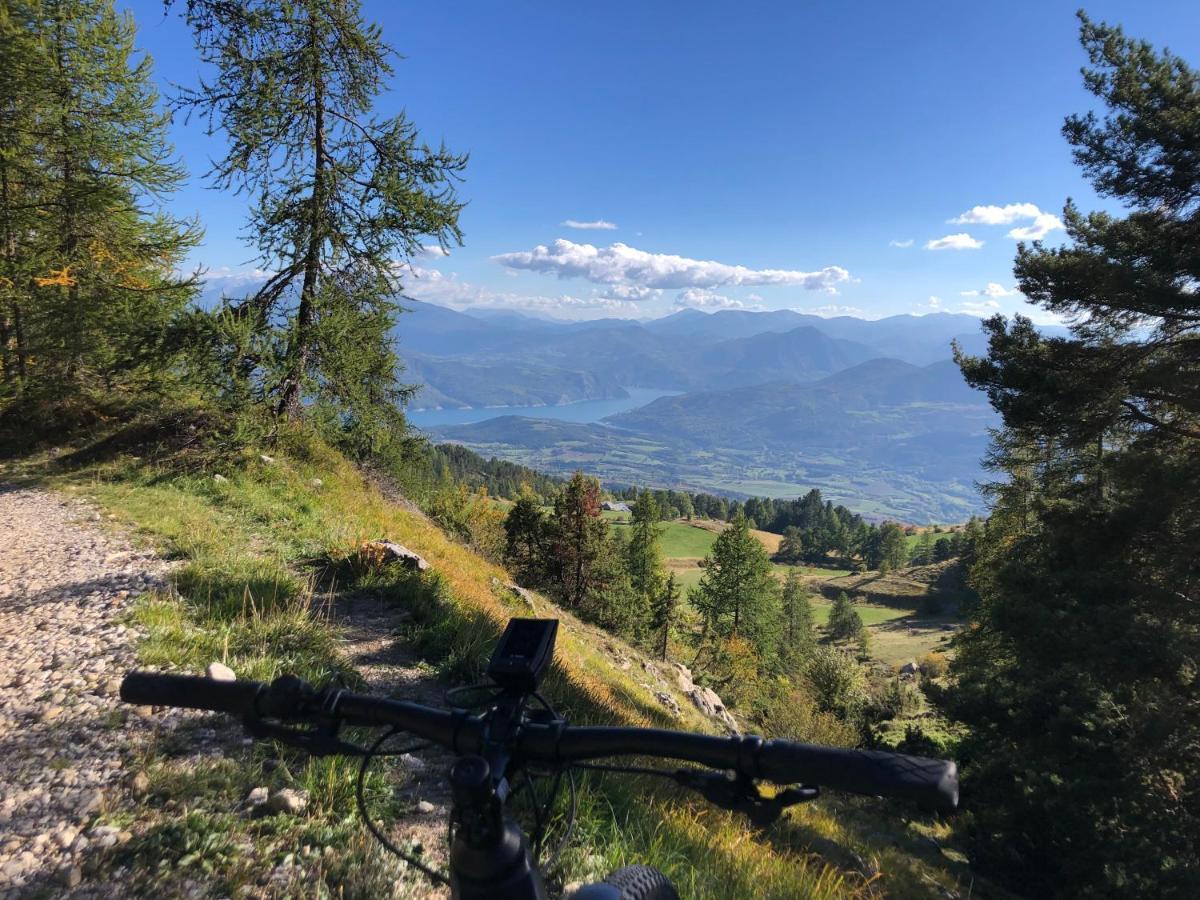 Les Apparts De La Tourronde Chorges Bagian luar foto