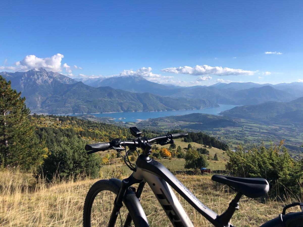 Les Apparts De La Tourronde Chorges Bagian luar foto